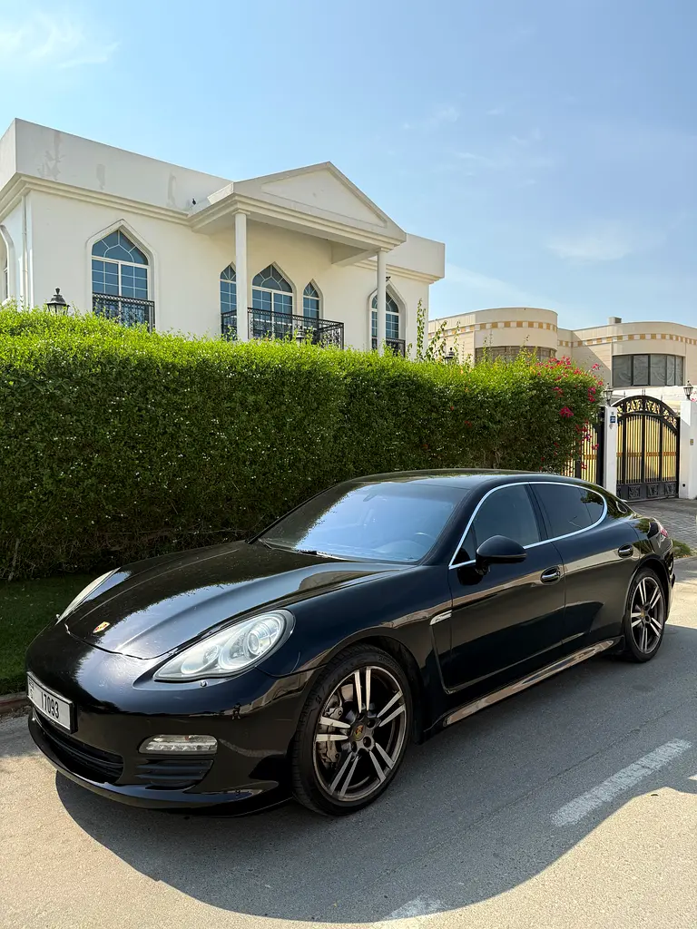 Porsche Panamera 2010 — photo 1 of 11