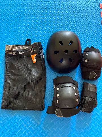 Decathlon protective gear (helmet and knee/elbow pads set with carry bag)