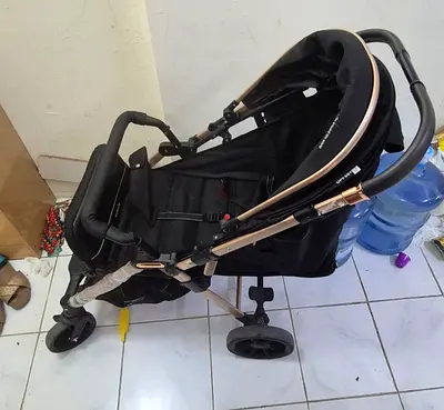 Lightweight foldable baby stroller in good condition - Moving out