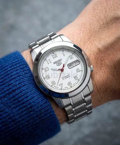 Seiko 5 Automatic 21 Jewels Watch with White Dial