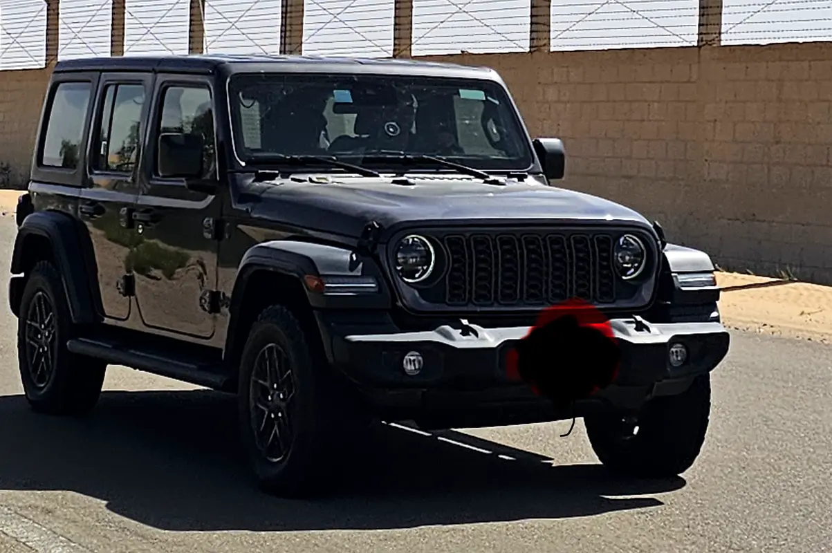 Jeep Wrangler 2024 — photo 1 of 3