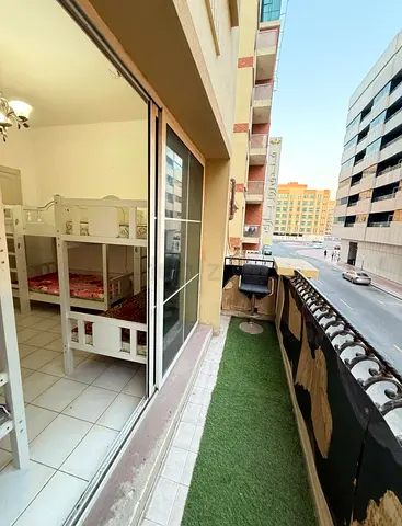 Executive Bedspace Available Front of Metro Barsha1