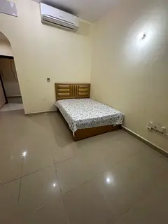 Fully Furnished Studio Rom m b z zone 7 free parking