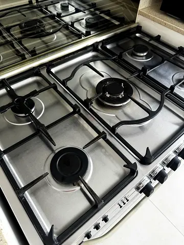 Stainless Steel 4-Burner Gas Stove Top (Good Working Condition)