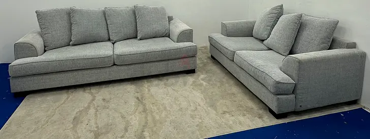 Like new condition the one brand sofa set