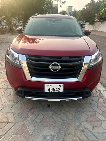 Nissan Pathfinder SL 2023 - American Specs - Low Mileage - Premium Condition