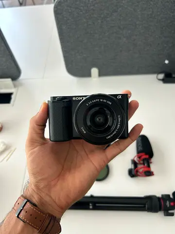 Sony ZV-E10 with Sigma 18-50mm 2.8