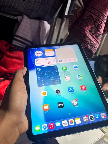 Apple Ipad A16 2025 128Gb Blue brand new for sale (with box) 11 months apple warranty