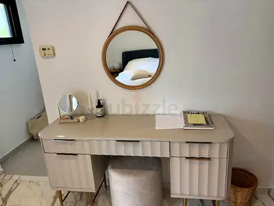 Beige Modern Dressing Table with Round Wall Mirror and Ottoman