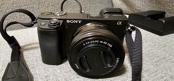 Sony a6400 with kit lens, low shutter count