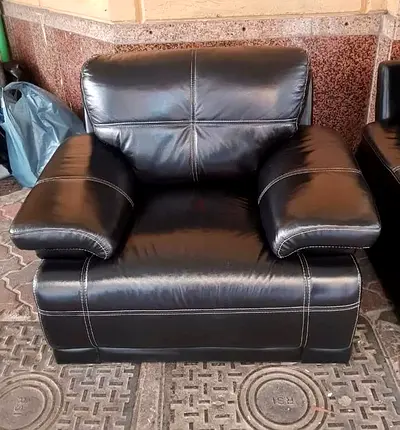 Black Leather 3+2+1 Sofa Armchair - Good Condition