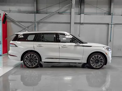 صورة 4 لـ 2023 Lincoln AVIATOR