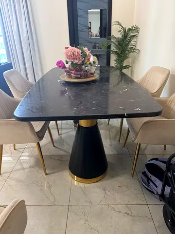 Dinning table with chairs 4 chairs