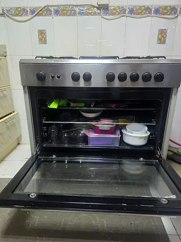 Used freestanding gas oven with stove top - good working condition