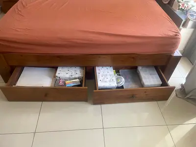 Queen bed