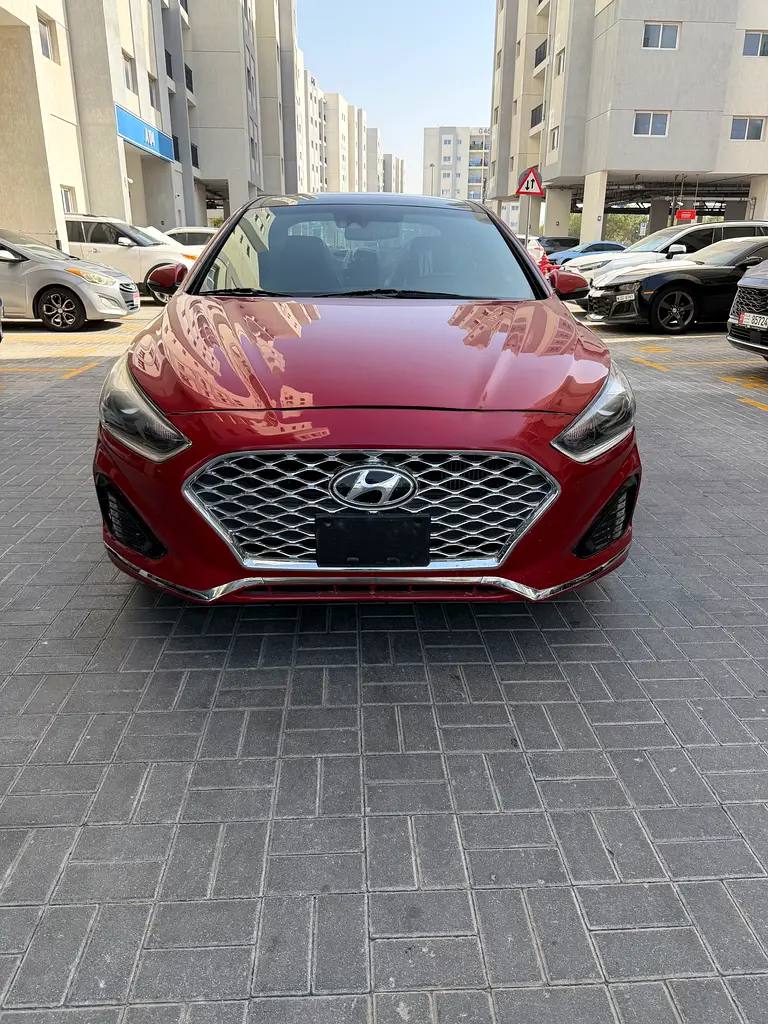 Hyundai Sonata 2018 — photo 1 of 16