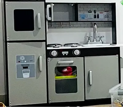Kids kitchen play -250 aed