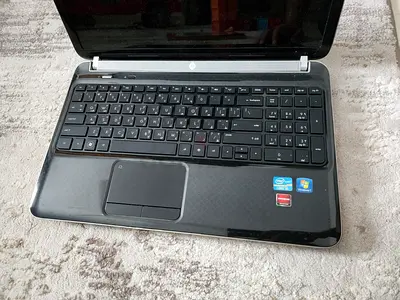 HP Laptop i5 750 GB Pavilion