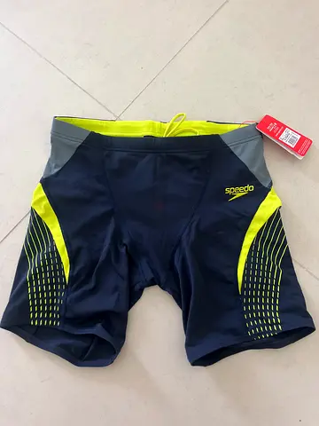 SPEEDO men’s swimming trunks