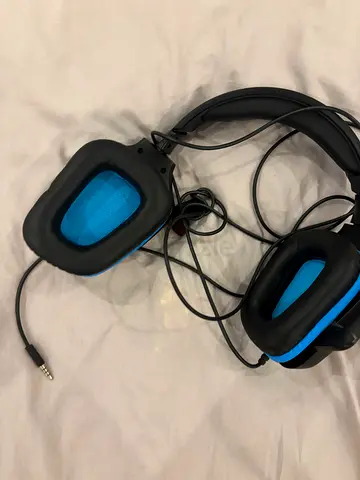 LOGITECH Wired over-ear headphones - black with blue cushions, good condition