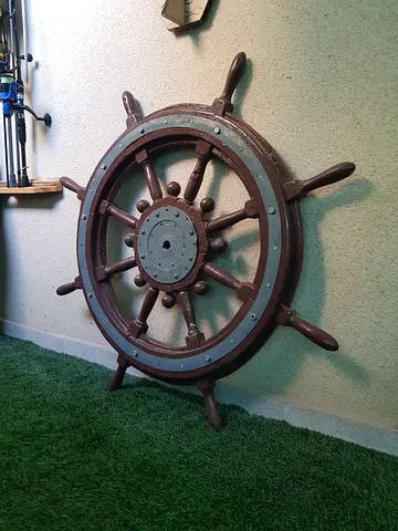 Antique (60 years old) 20~25 kg 43inches wooden and brass Ship Nautical Wheel