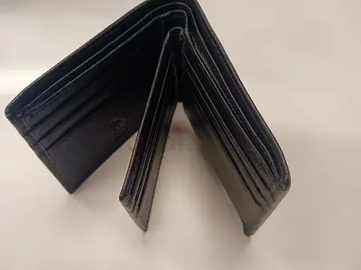 Genuine Black Leather Mens Bi-fold Wallet - Good Condition
