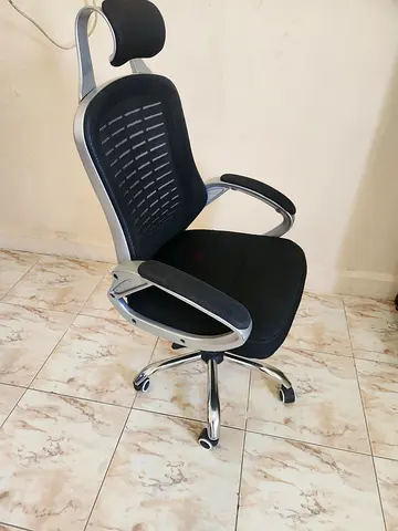 Ergonomic Office Chair with Headrest — Good Condition