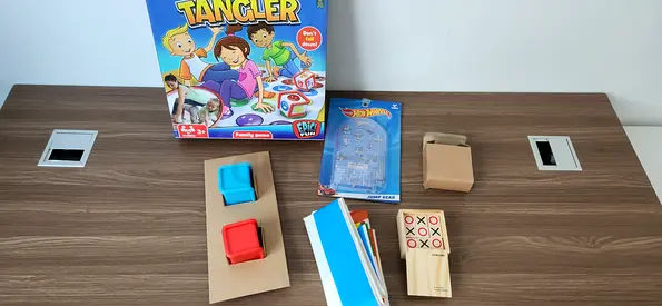 Mixed kids toys bundle — Tangler, tic-tac-toe, Hot Wheels Jump Bead