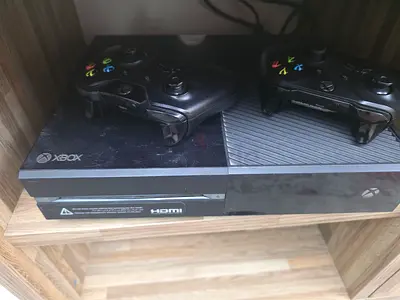 Xbox One with controllers and CDS throwaway price! Must pick today!