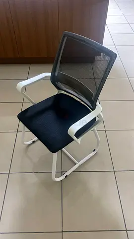 Modern Mesh Back Office Chair with White Frame