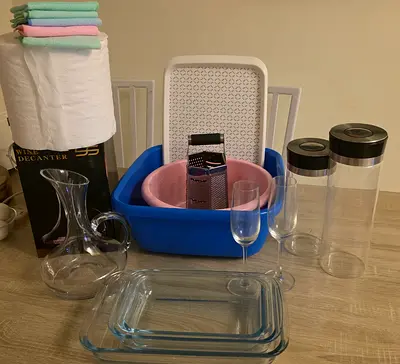 Kitchen storage jars, glass bakeware