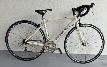 Carbon forks Aluminium body Canadian brand Louis Garneau Racing Bike 9*2 speed Shimano Sora GroupSet
