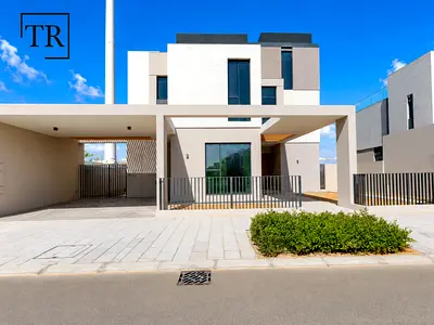 Well Planned |Wide Layout| Park Views | Maid+Store