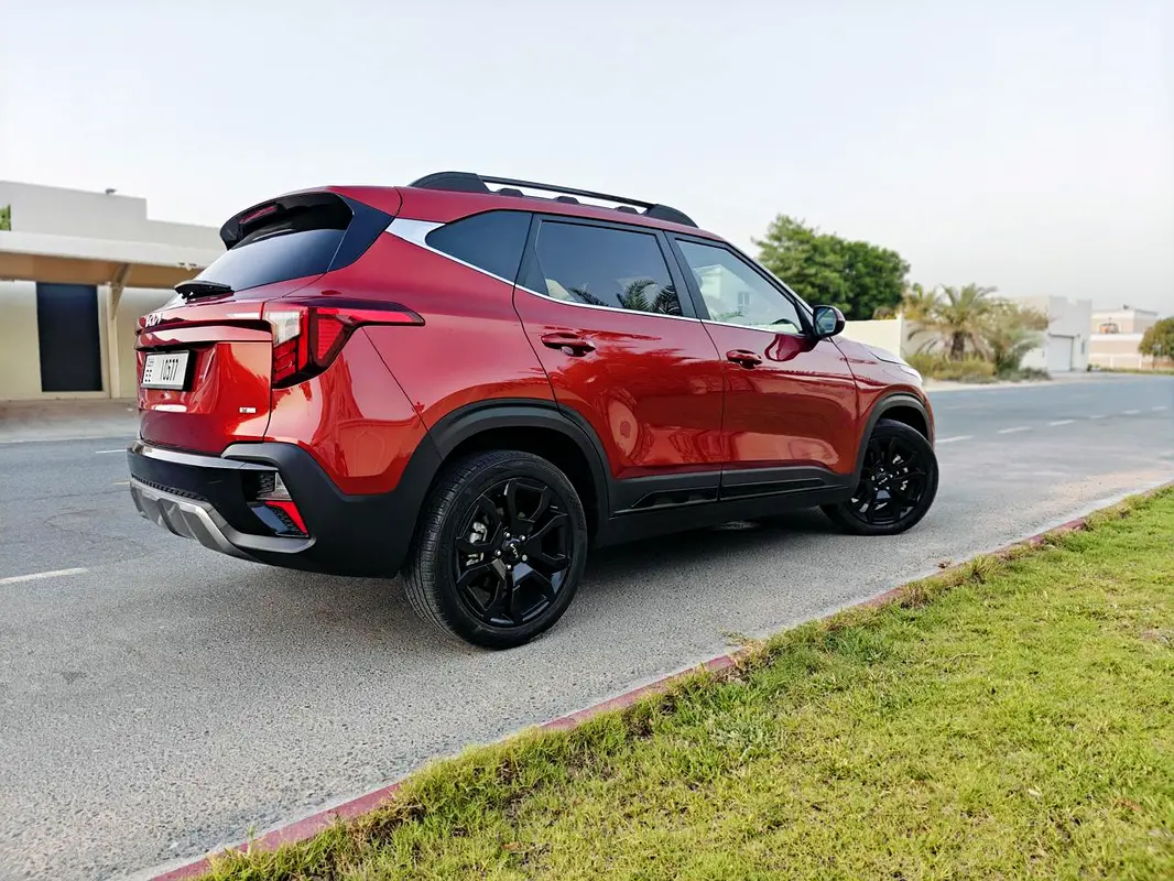 Kia Seltos 2024 — photo 1 of 19