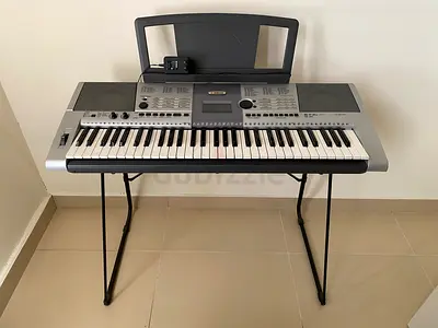 Yamaha PSR-I425 Keyboard
