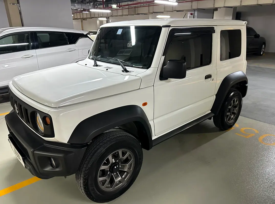 Suzuki Jimny 2023 — photo 1 of 11