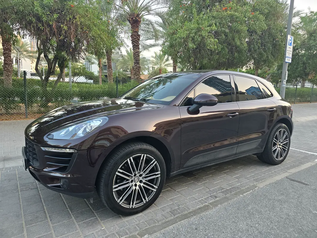 Porsche Macan 2015 — photo 1 of 17