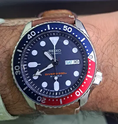 Seiko Automatic Divers Watch SKX009j1 Pepsi Bezel, Leather Strap
