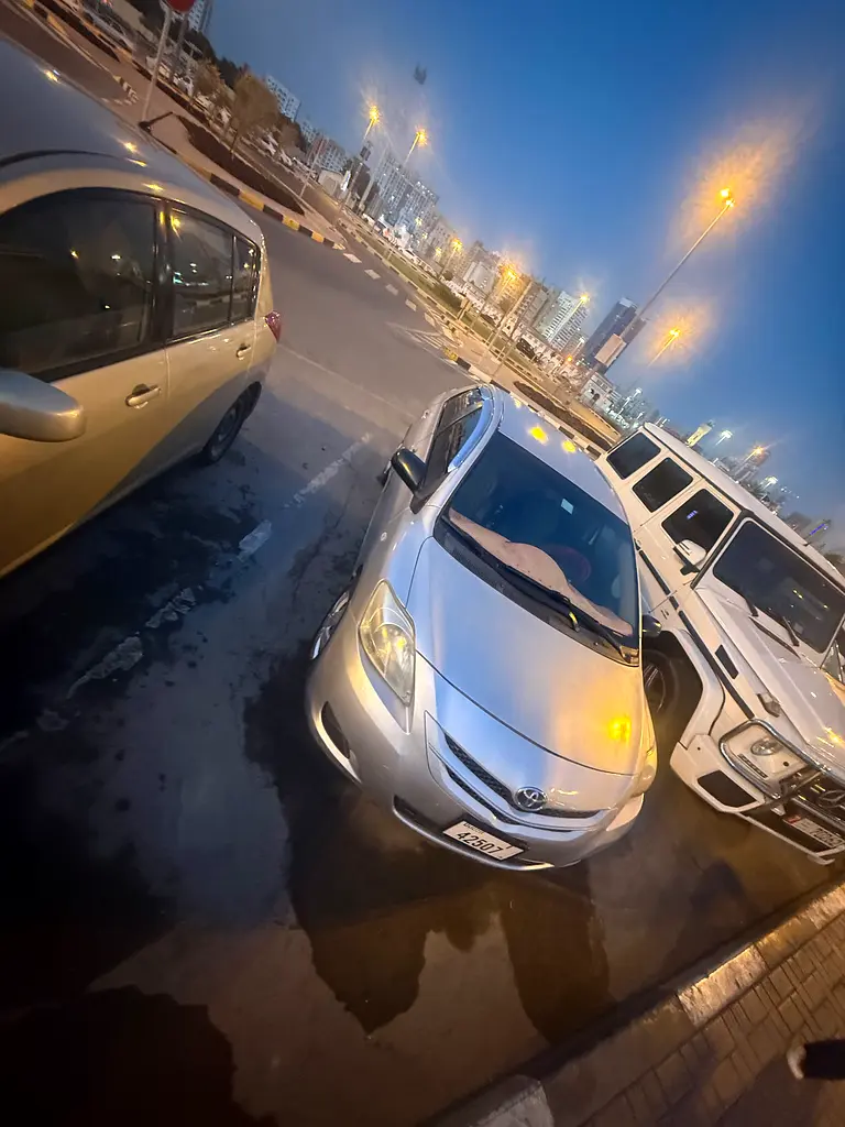 Toyota Yaris 2008 — photo 1 of 9