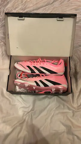 Football shoes