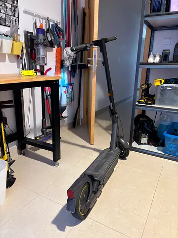 Ninebot max g2