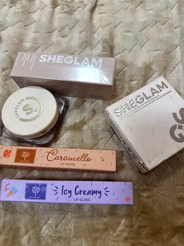 Sheglam Makeup Bundle Including Foundation and Lip Glosses