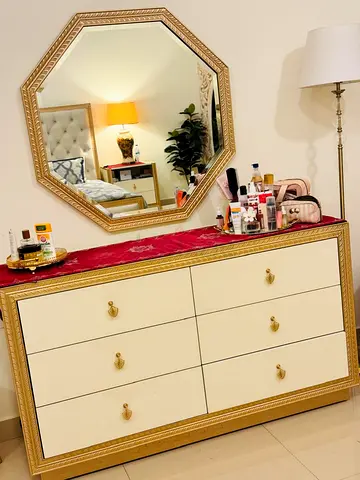 DOUBLE BED SET WITH DRESSER UNITED FURNISHERS