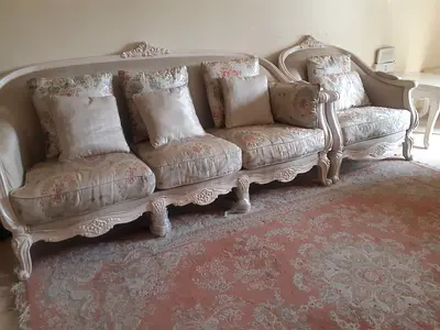 3 Pc sofa set+ 3 tables @850 Urgent SALE