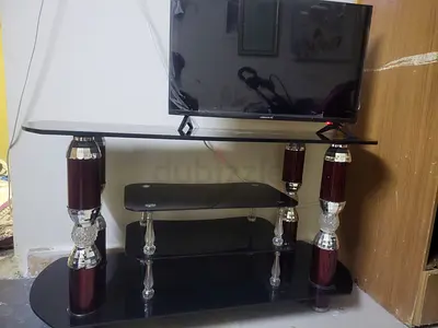 Modern Glass TV Table – 4 Glass Shelves – Good Condition