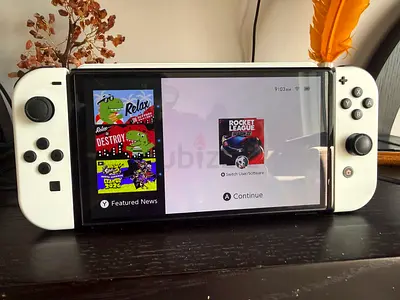 Nintendo Switch OLED with white Joy-Con (console only) - Good working condition