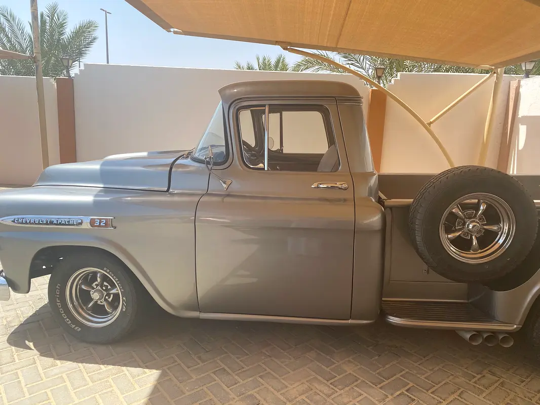 Chevrolet Apache 1959 — photo 1 of 11