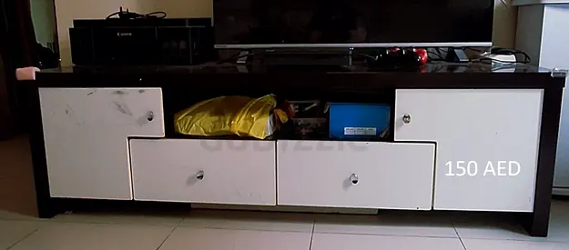 Modern TV Stand in Excellent Condition.