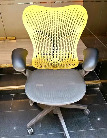 Herman Miller mirra 2 chair.good condition only little use for selling