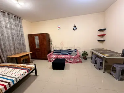 Room  for rent in Family Building